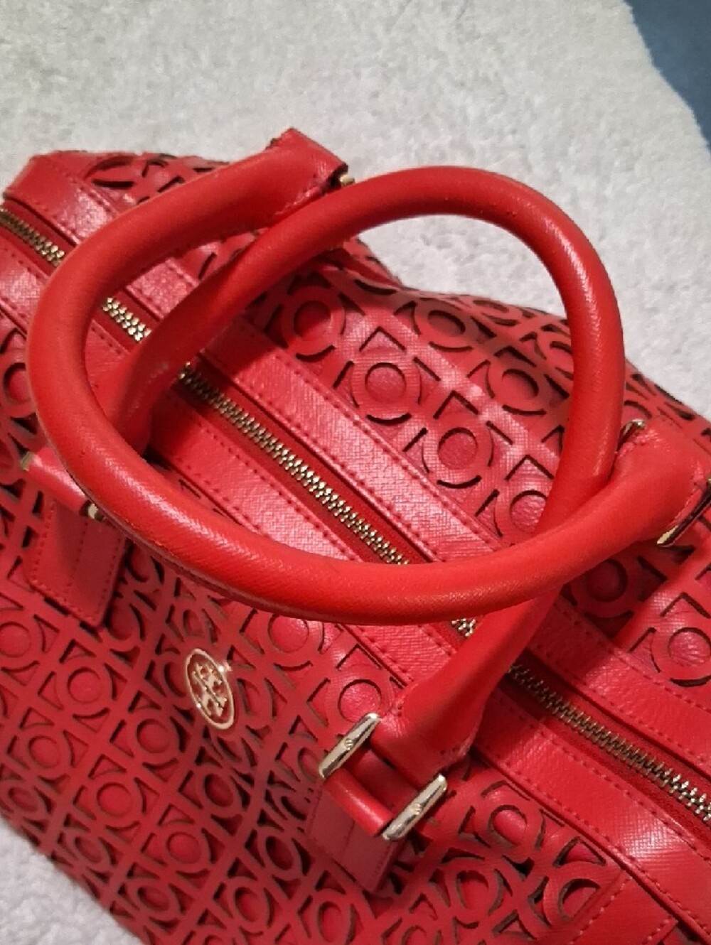 Tory Burch Red Perforated Leather Satchel with Removable Strap - Picture 9 of 15